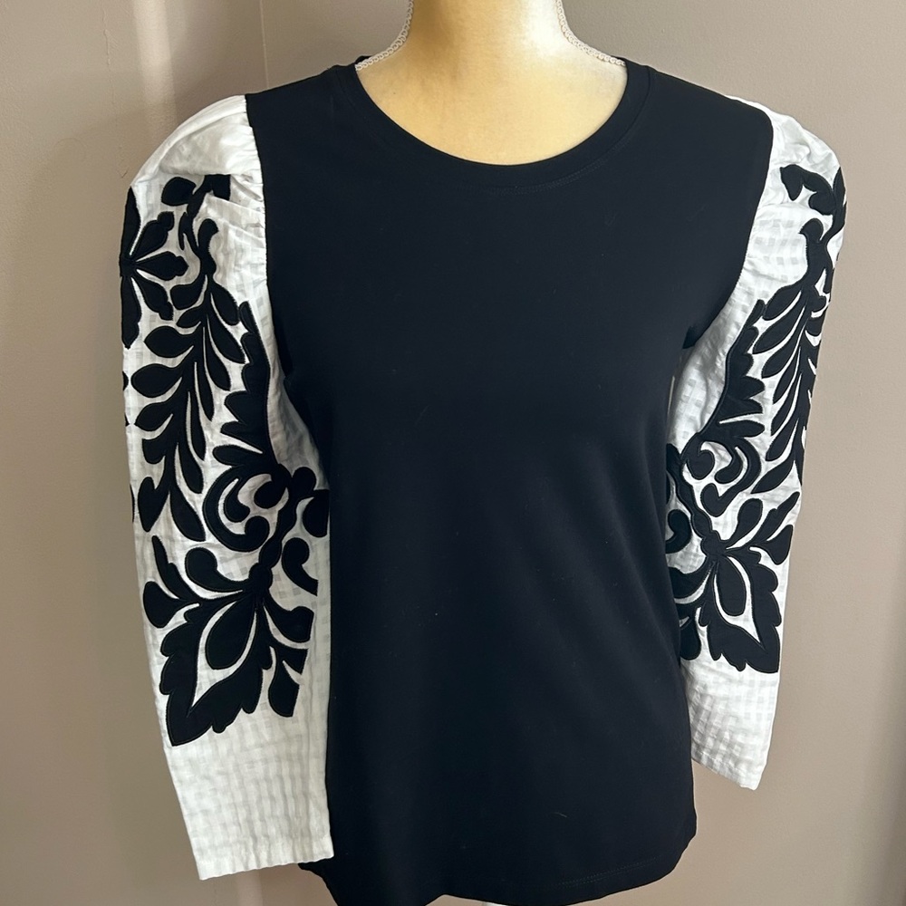 EUC Chicos Top(size Small) - Picture 6 of 10